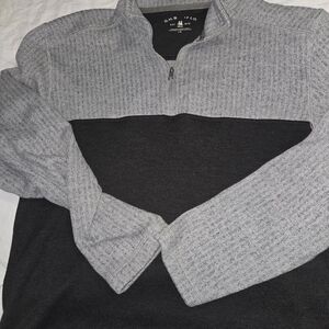 G.H. Bass & Co. Men's Two-Tone Gray and Black Cardigan